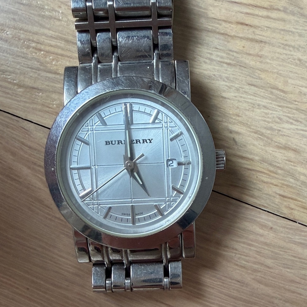 Burberry Silver and White Women's Watch - Picture 2 of 7